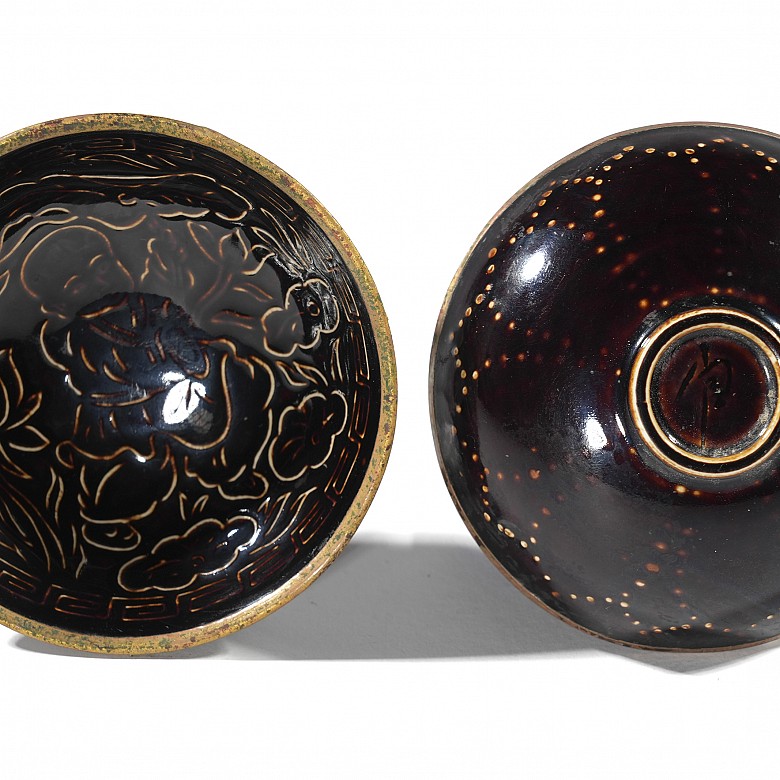 Pair of bowls with sgraffito decoration ‘Lotuses’, Jin dynasty