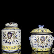 Pair of enamelled porcelain vessels, 20th century - 9