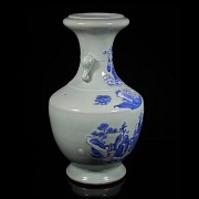 Blue and white vase with celadon background “Nobles and sages”, Qing Dynasty