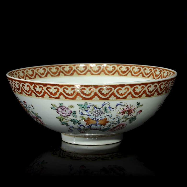 Enameled bowl with 