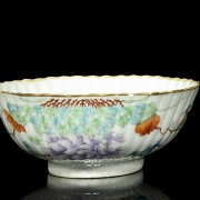 Lot with three enameled porcelain bowls, 19th - 20th century