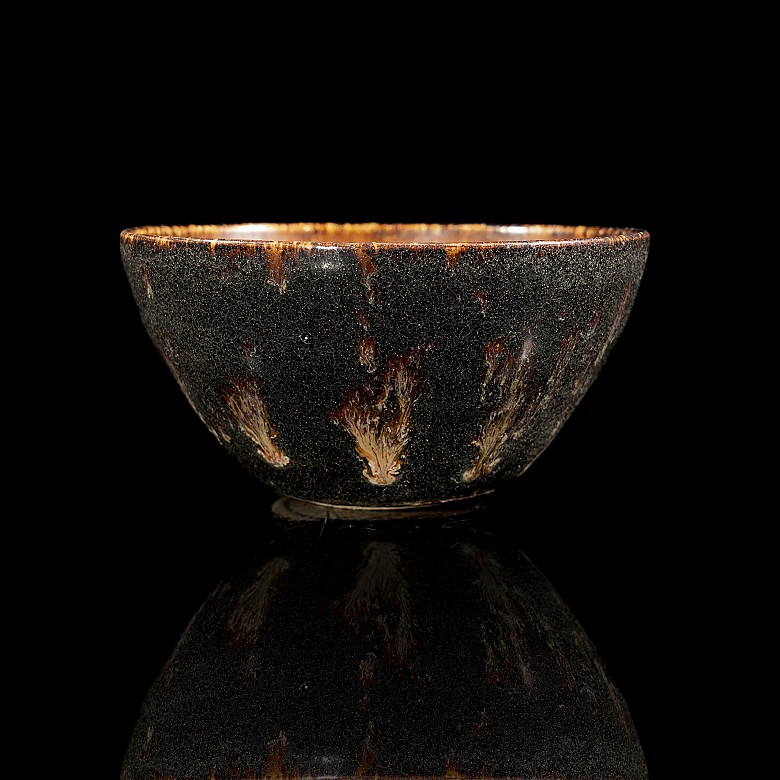 Ceramic bowl with ‘Tiger Skin’ glaze, Jizhou Kiln