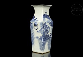 Quadrangular ‘Scene’ vase, Qing dynasty