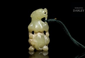 Carved jade 'bear' pendant, Eastern Han dynasty