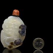 Agate snuff bottle 