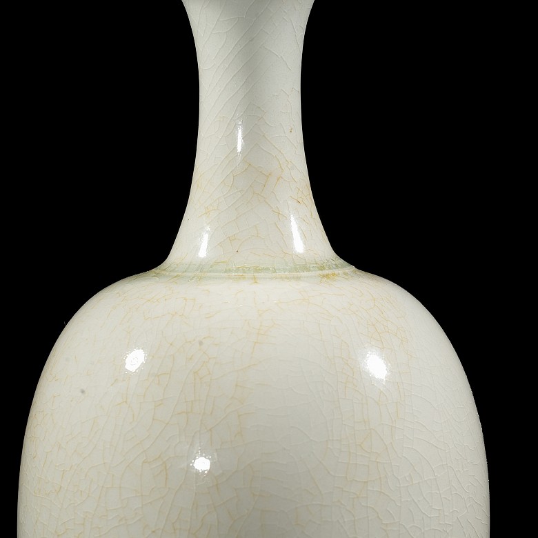 Glazed porcelain vase, Qing dynasty