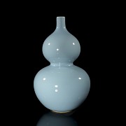 Glazed porcelain ‘Hulu’ vase, with Kangxi mark