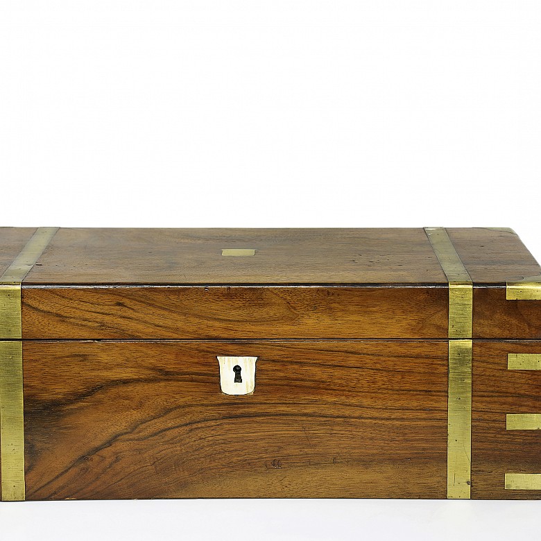 Writing desk in mahogany and brass, 19th century