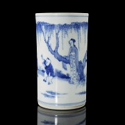 Porcelain brush pot ‘Garden Scene’, 20th century