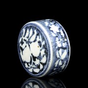 Chinese porcelain paperweight, 20th century