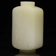 White jade snuff bottle, Ming-Qing Dynasty