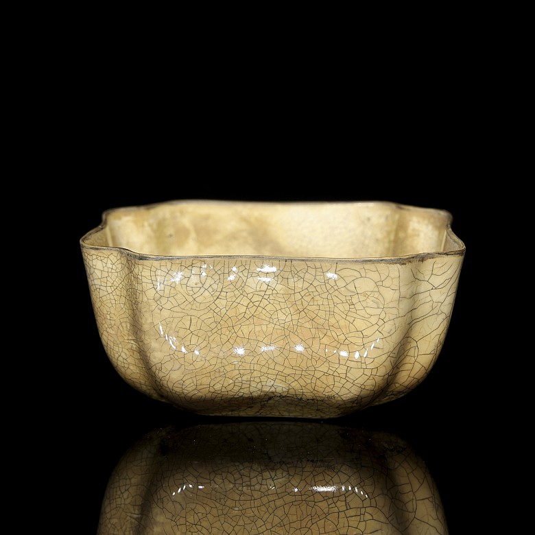 Glazed ceramic lobed bowl, Song style