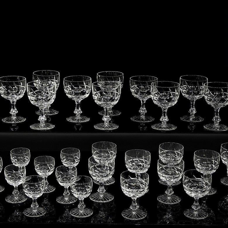 Carved glassware, 20th Century