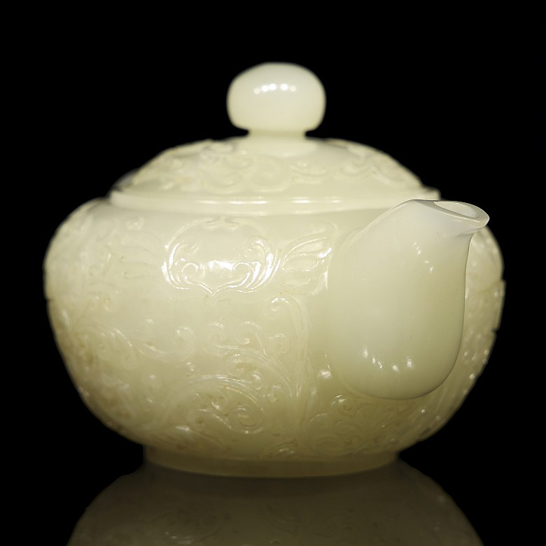 White jade teapot and lid, Qing dynasty