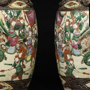 Pair of vases with warriors, Nanking, Qing Dynasty