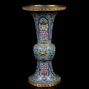 Cloisonné “Gū” vase, Qing dynasty