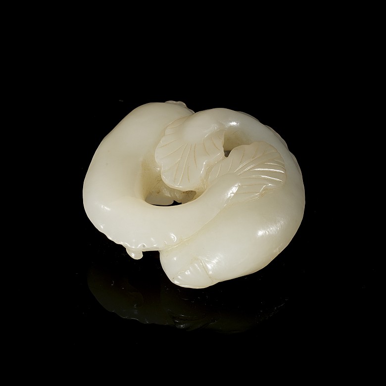 Carved jade pendant “Carps”, Qing dynasty