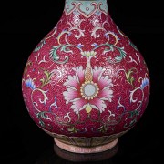 Porcelain vase “famille rose”, Qing dynasty, with Qianlong seal