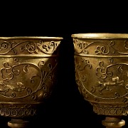 Pareja de copas de bronce dorado, estilo Tang