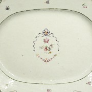 Enamelled porcelain tray, Qing dynasty