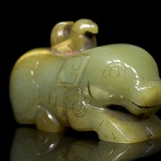 Jade sculpture 'Mythical Beast', Western Zhou Dynasty