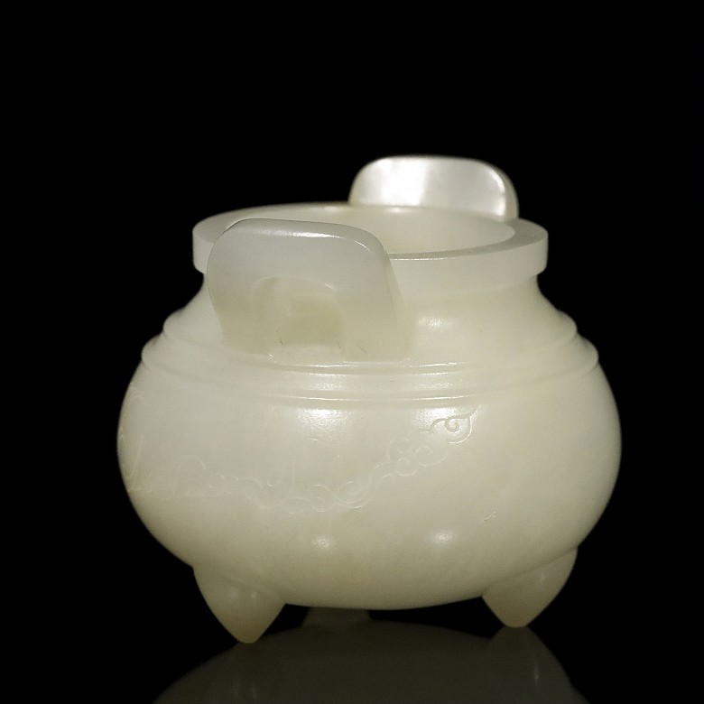 White jade censer, Qing dynasty, 19th century