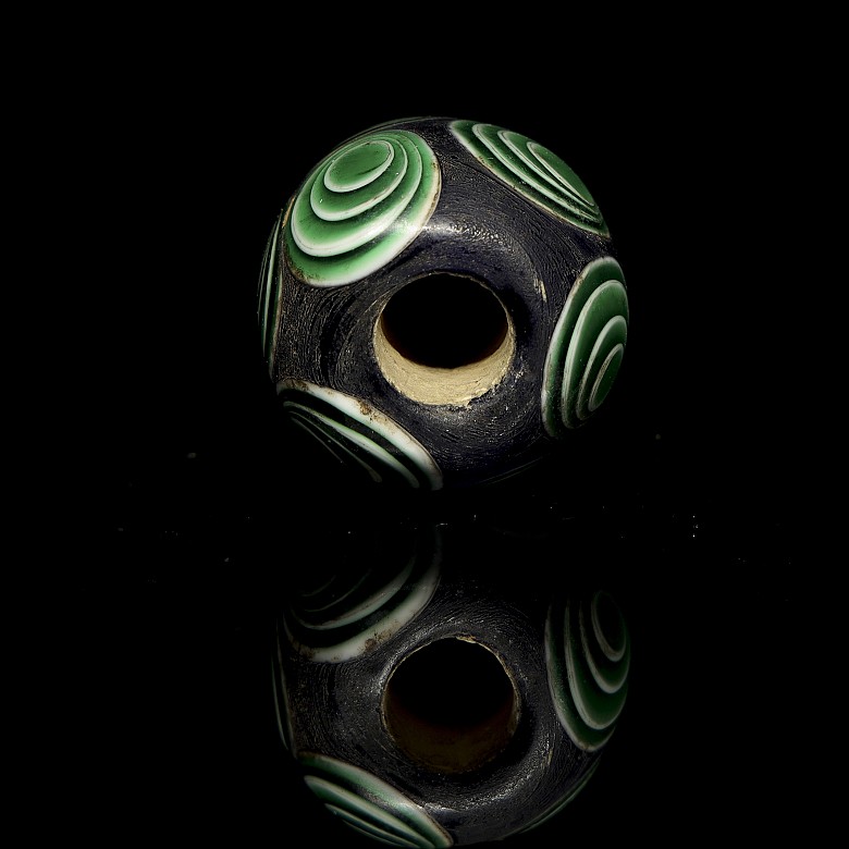 Blue and green enamel bead, Warring States period