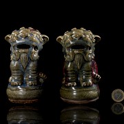 Pair of ceramic ‘Lions’ figures, Qing Dynasty