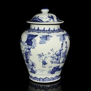 Blue and white porcelain tibor “Scenes in garden”, Qing Dynasty