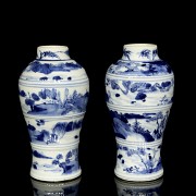 Pair of small blue and white vases, Qing dynasty