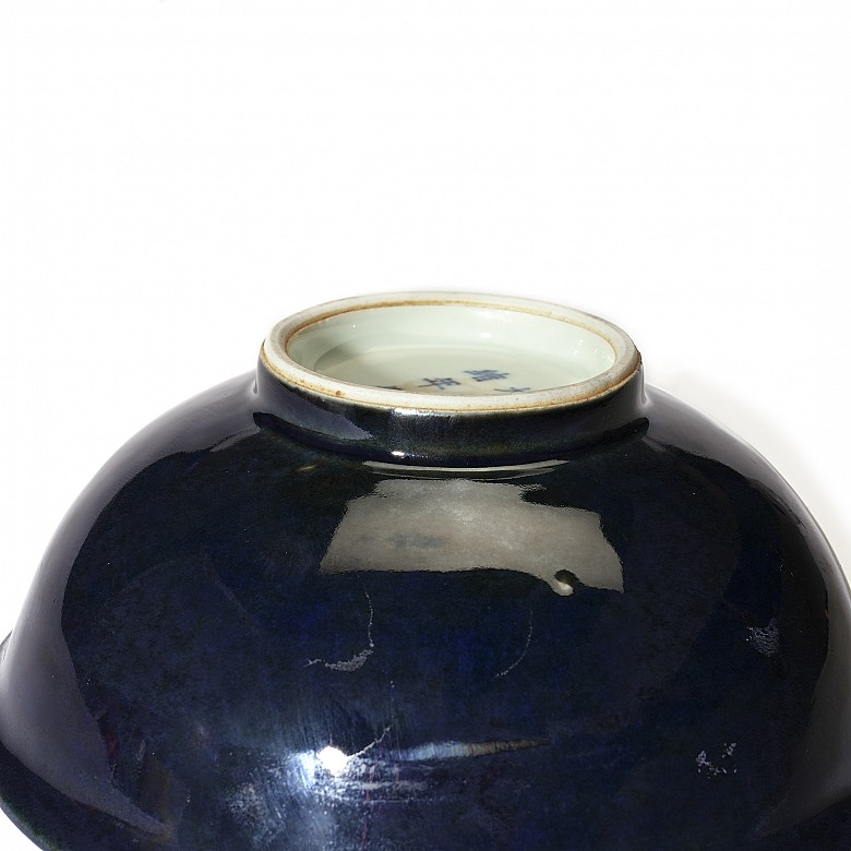 Porcelain bowl with sapphire-blue glaze, Qing dynasty