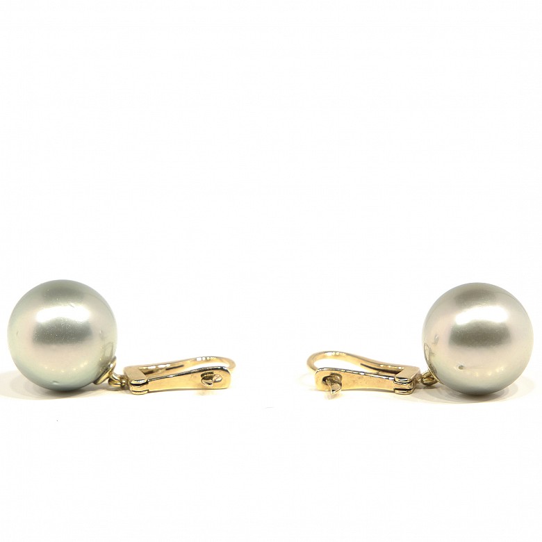 Tahitian pearl earrings