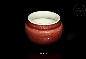 Small vessel with ‘Bull's Blood’ glaze, 20th century