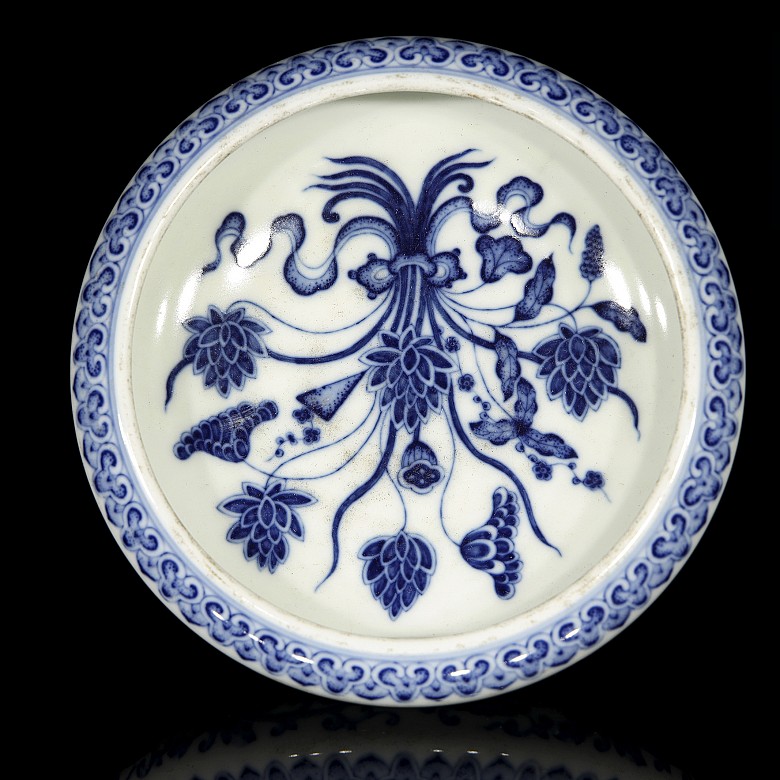 Porcelain inkwell, blue and white, 20th century