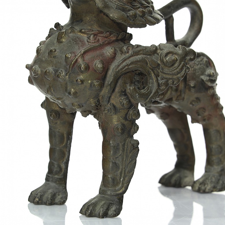 Bronze guardian lion, Nepal, 19th century