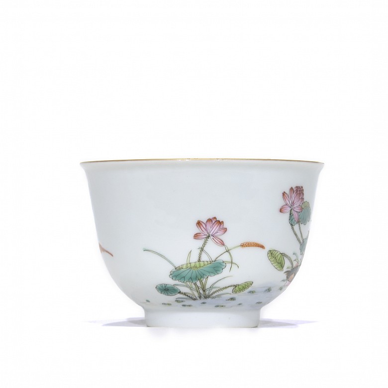 Small enameled bowl, Qianlong seal.