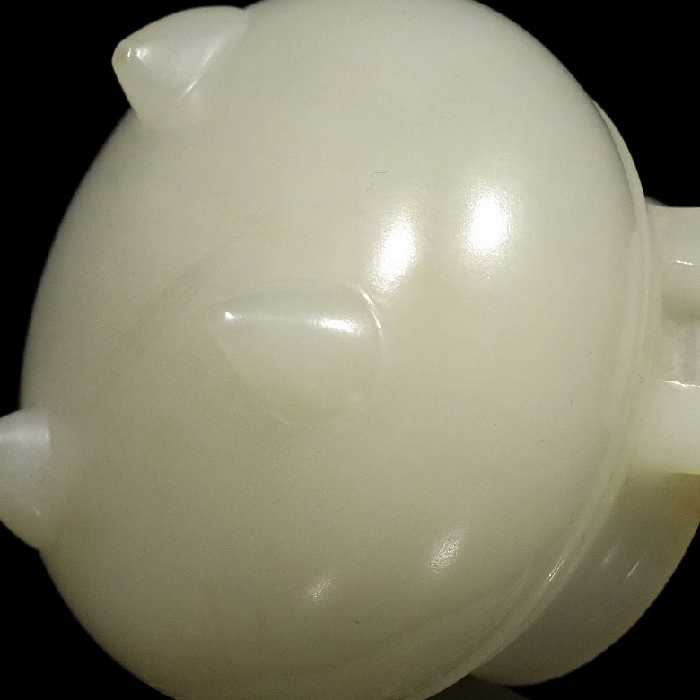 White jade censer, Qing dynasty, 19th century