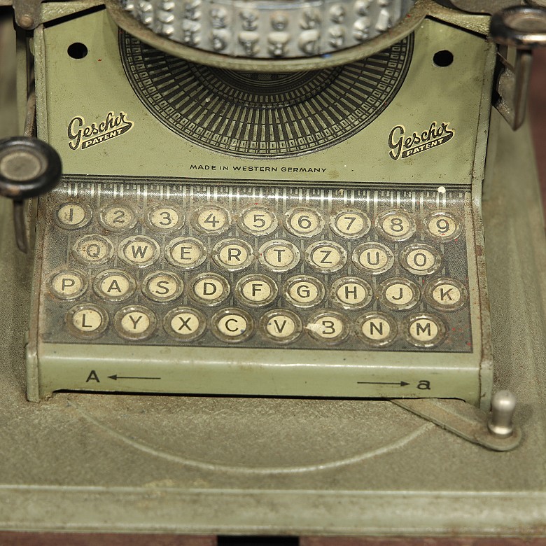 Typewriter ‘Junior GSN’, circa 1920 - 4