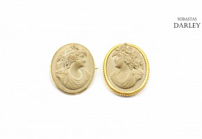 Pair of cameos in 18k yellow gold