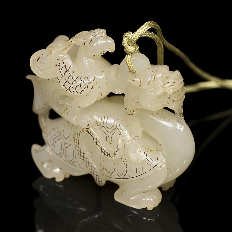 Carved jade pendant 'dragon and phoenix', Eastern Han Dynasty