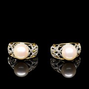 Yellow gold earrings with diamonds and pearls