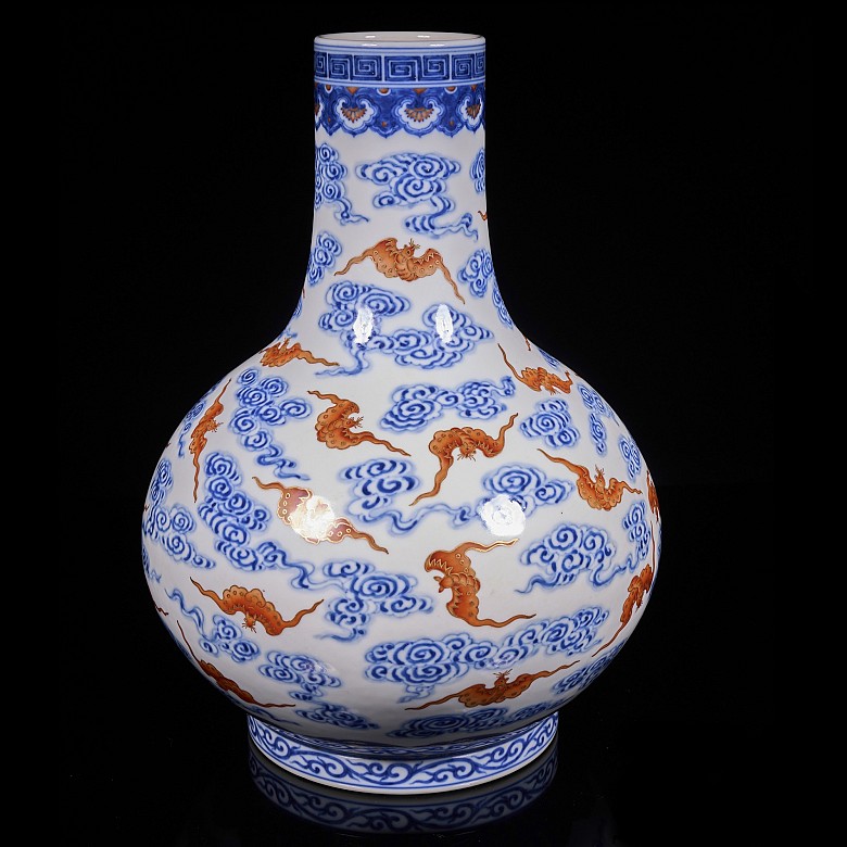 Porcelain vase “Bats and clouds” Qing dynasty