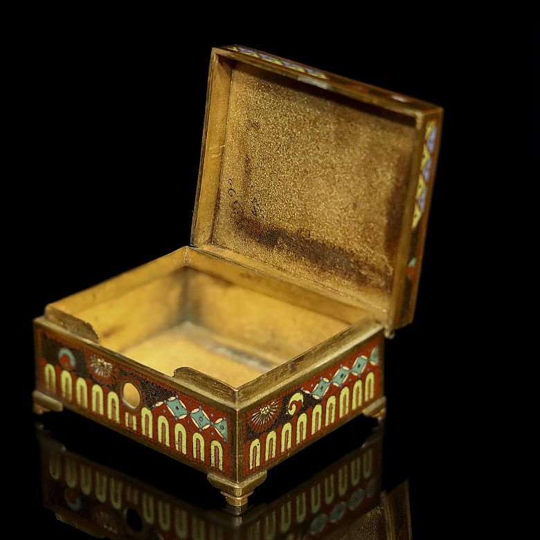 Small cloisonné box, Asia, 20th century