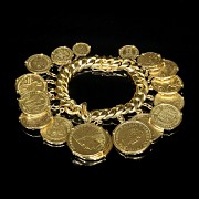 Pulsera de monedas de oro amarillo de diversos paises