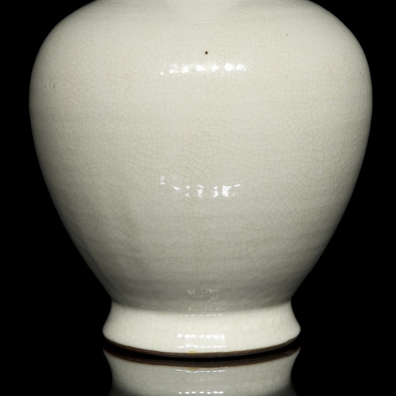 Porcelain glazed vase, with Jiaqing seal