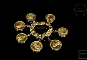 Pulsera oro con siete monedas