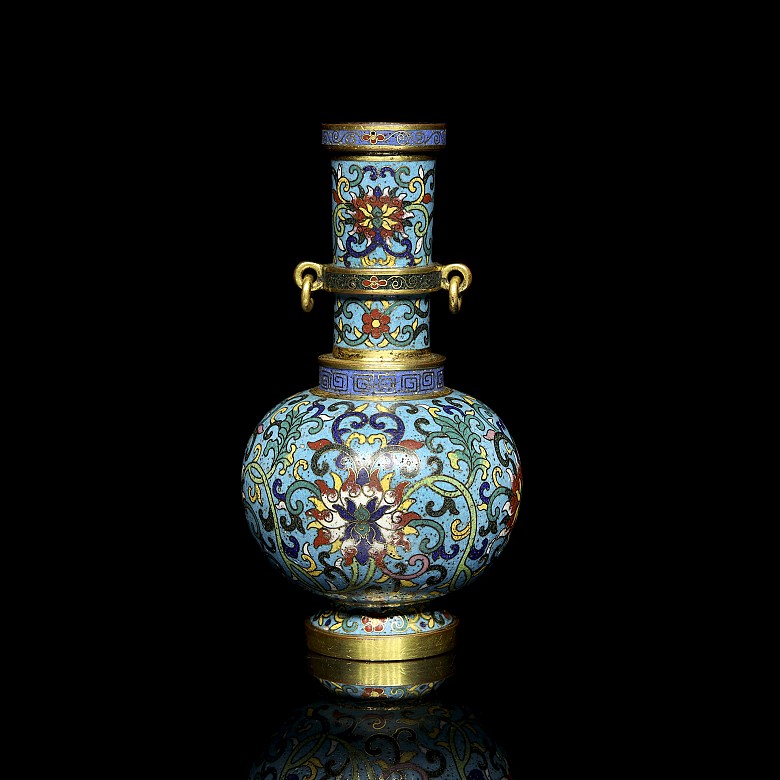 Small vase with cloisonné enamel, Qing dynasty