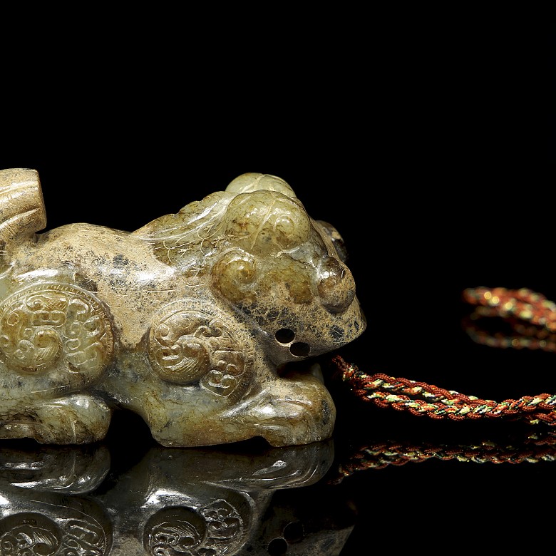 Carved jade figure, Eastern Han dynasty - 4