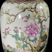 Famille rose vase ‘Garden with Birds’, Qing dynasty, with Qianlong mark