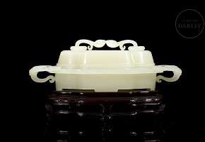 Heitan white jade lidded box, Qing dynasty, with Qianlong seal